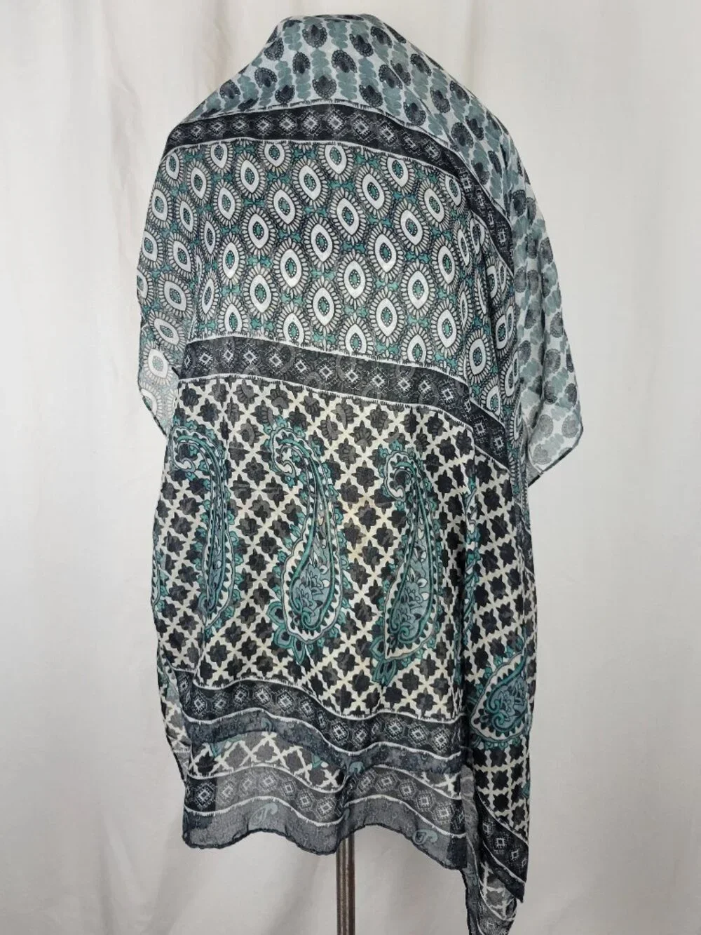 SIMPLY NOELLE Blue Black Gray Paisley Scarf